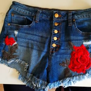 No Boundaries Cut-off Shorts size 13.  FF112